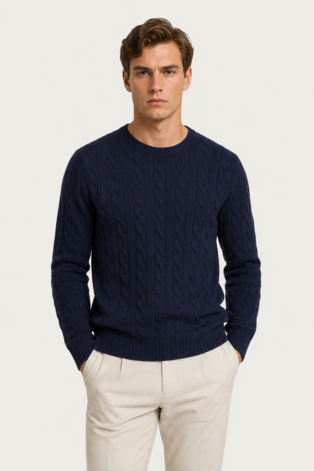 Handgestrickter Zopfmusterpullover Marineblau