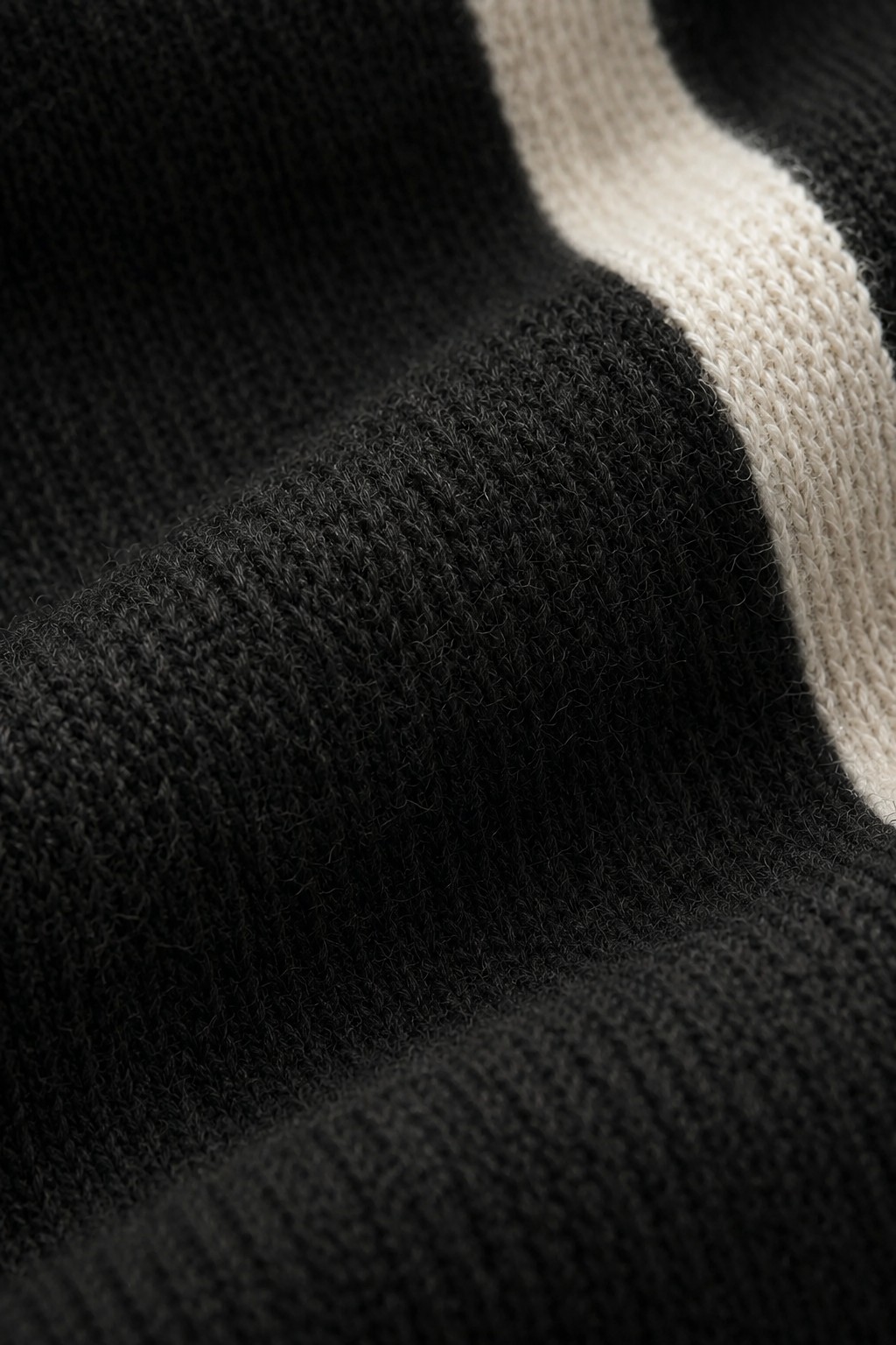 Rippkragen-Strickjacke mit Reißverschluss, Schwarz