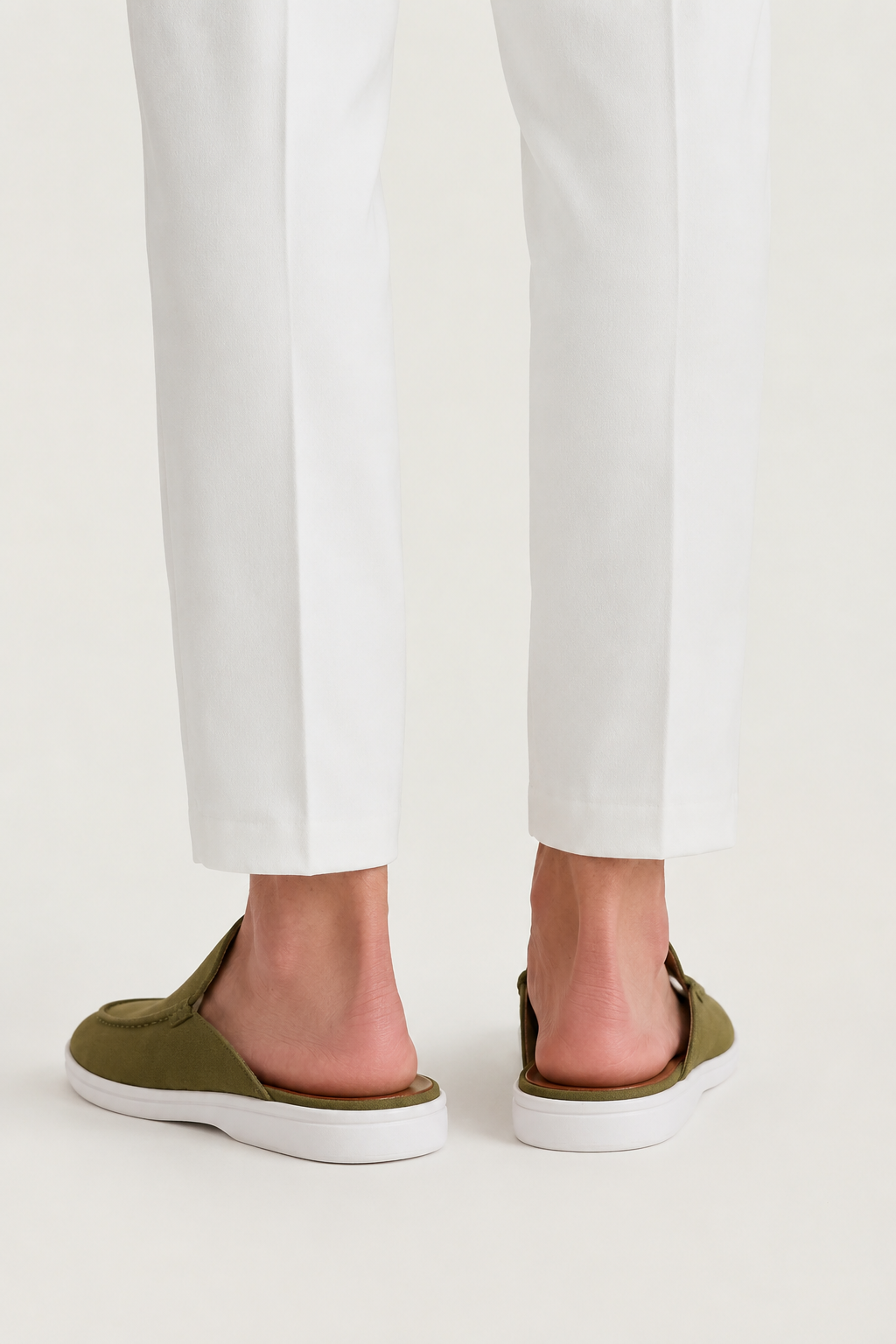 Slipper "Ancestral Suede Mule" in Salbeigrün
