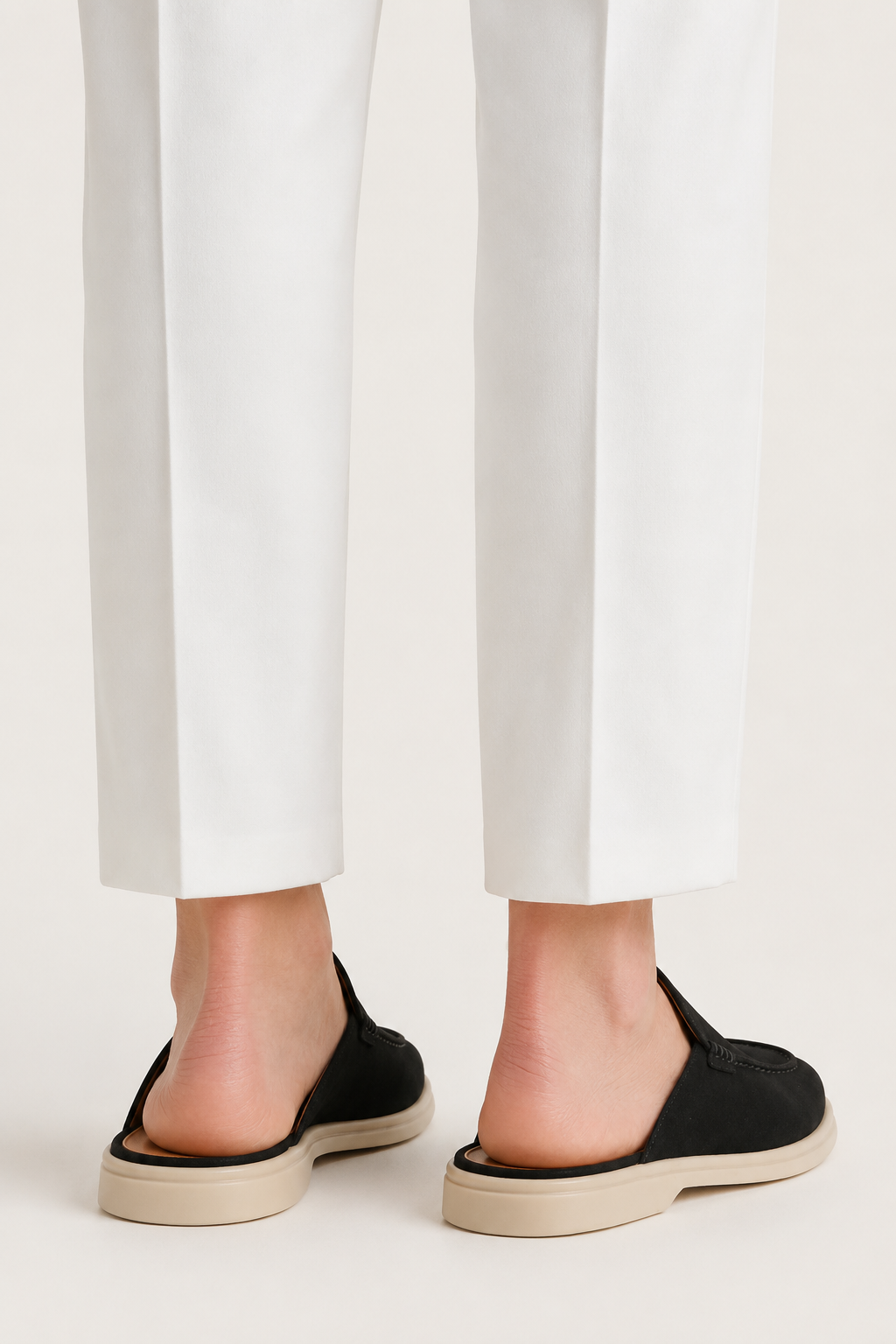 Ancestral Suede Mule Schwarz