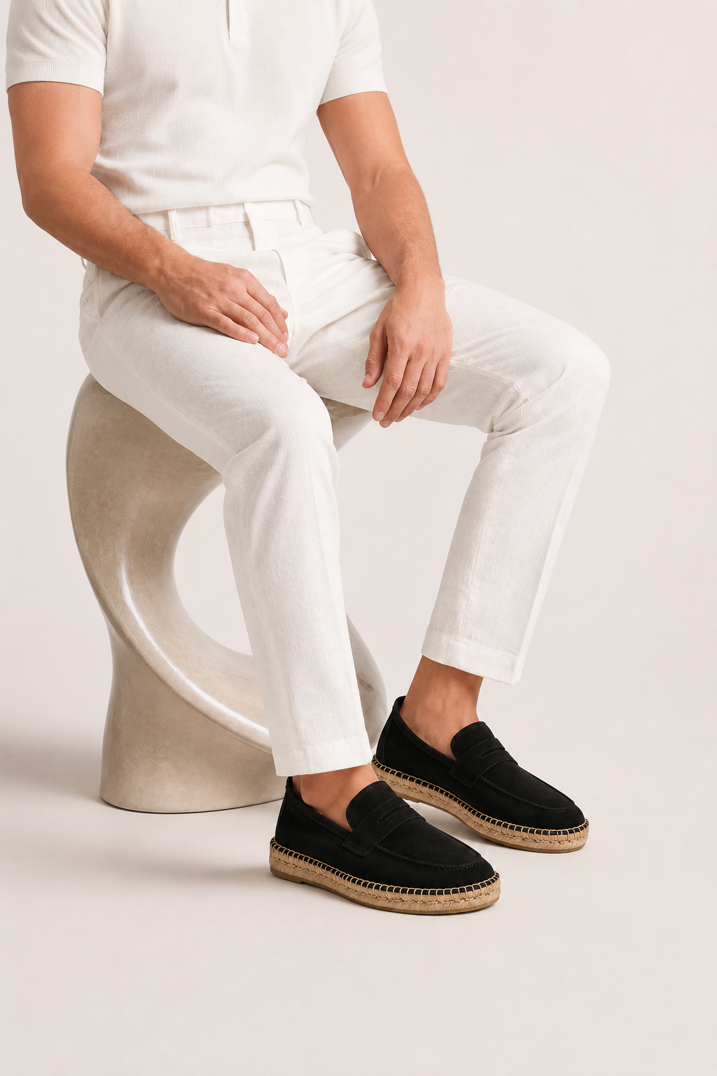 Espadrilles aus Veloursleder in Schwarz