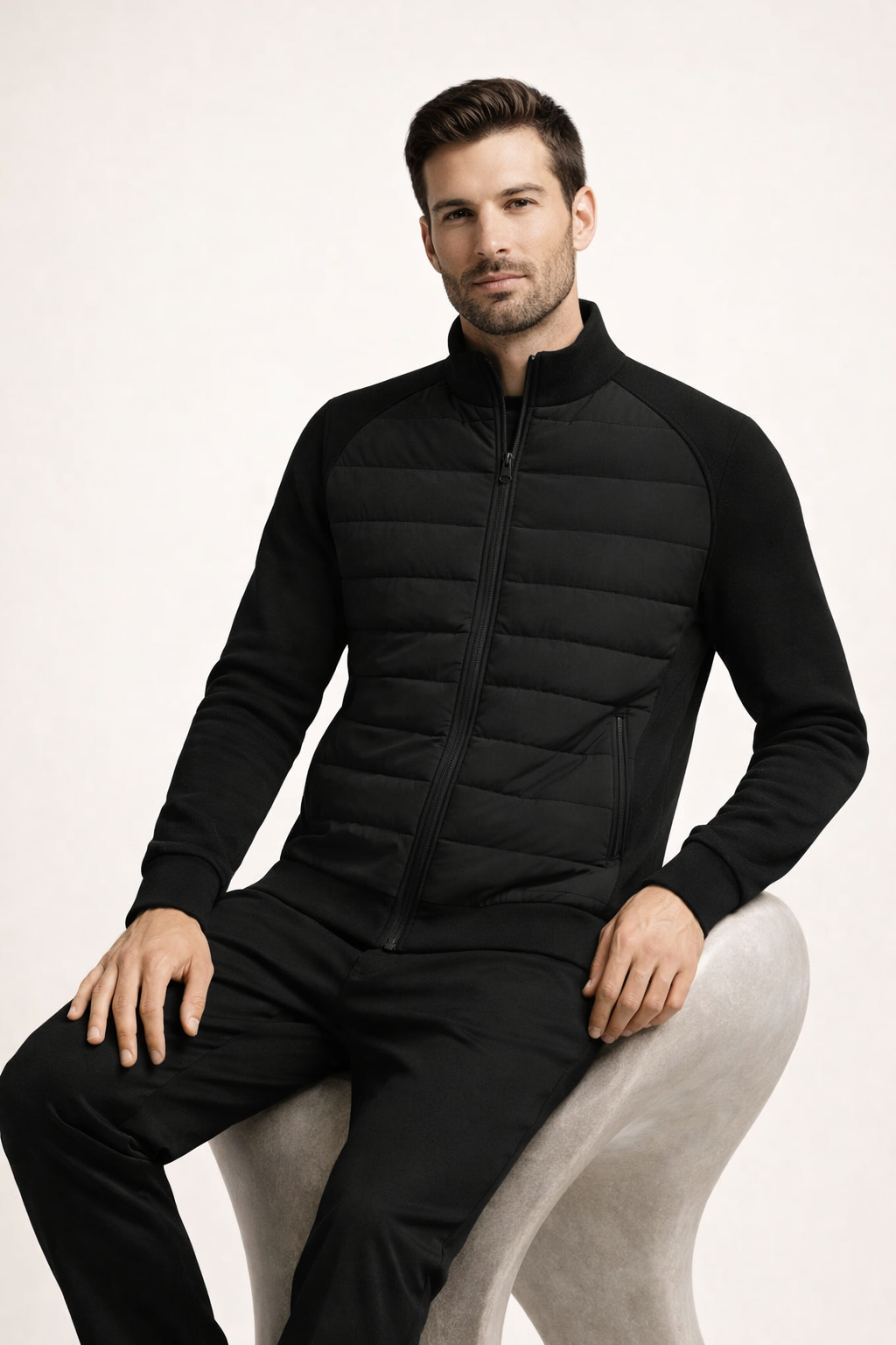 Essenzielle Hybridjacke Schwarz