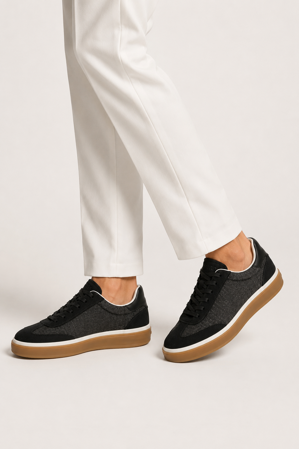 Avenza Sneaker Black