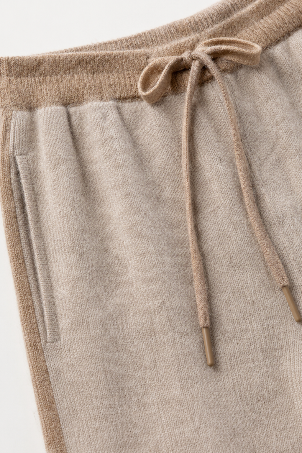 Two-Tone Knit Set Beige