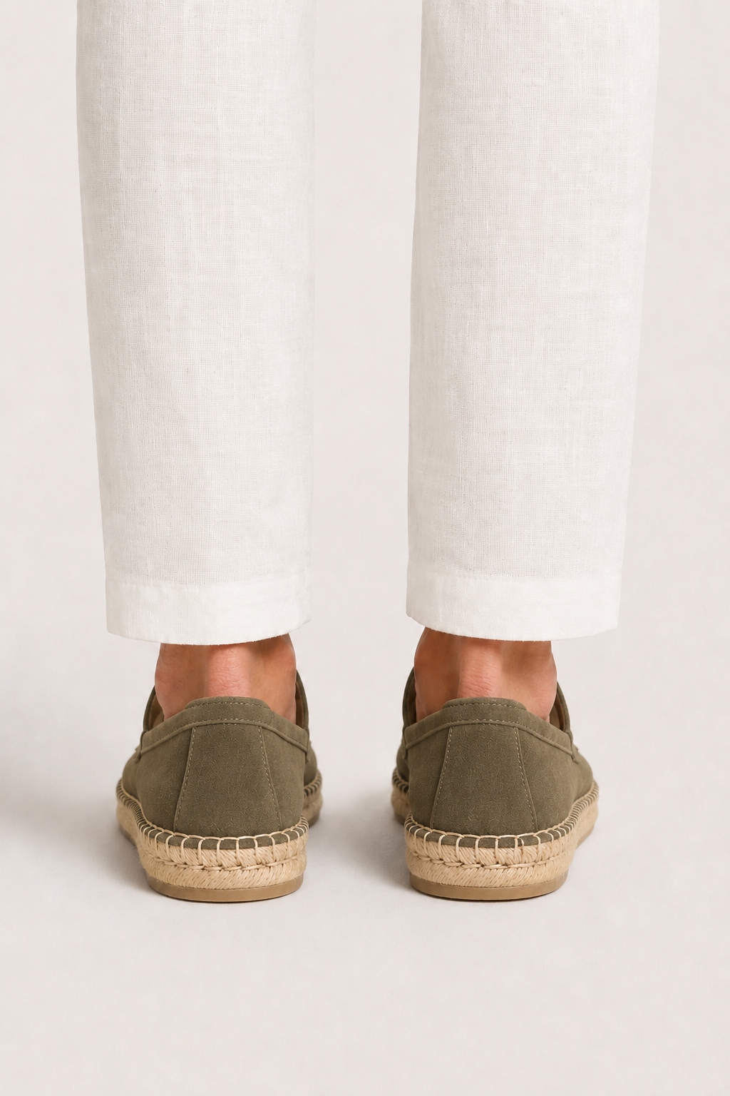 Espadrille aus Veloursleder Olive