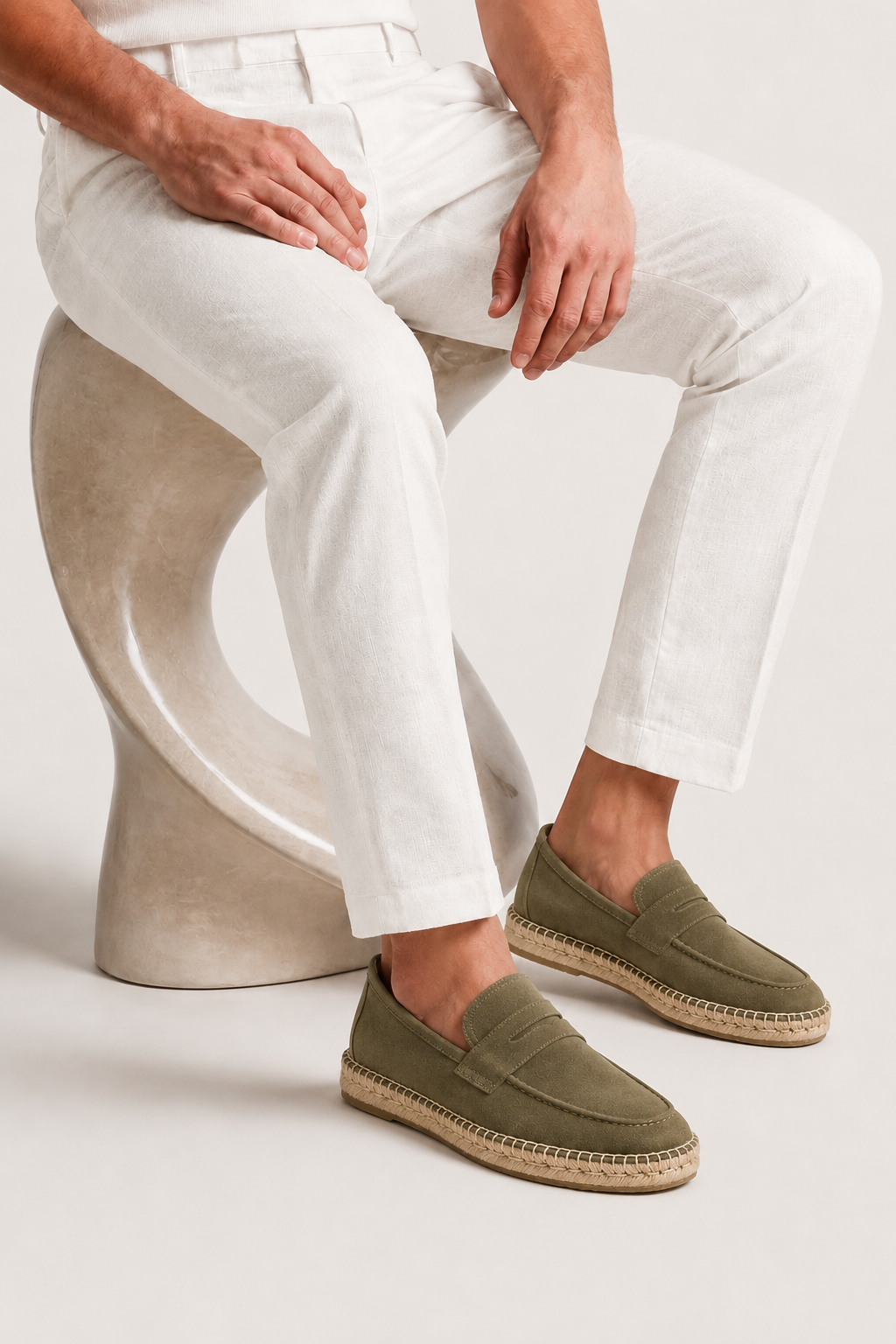 Espadrille aus Veloursleder Olive