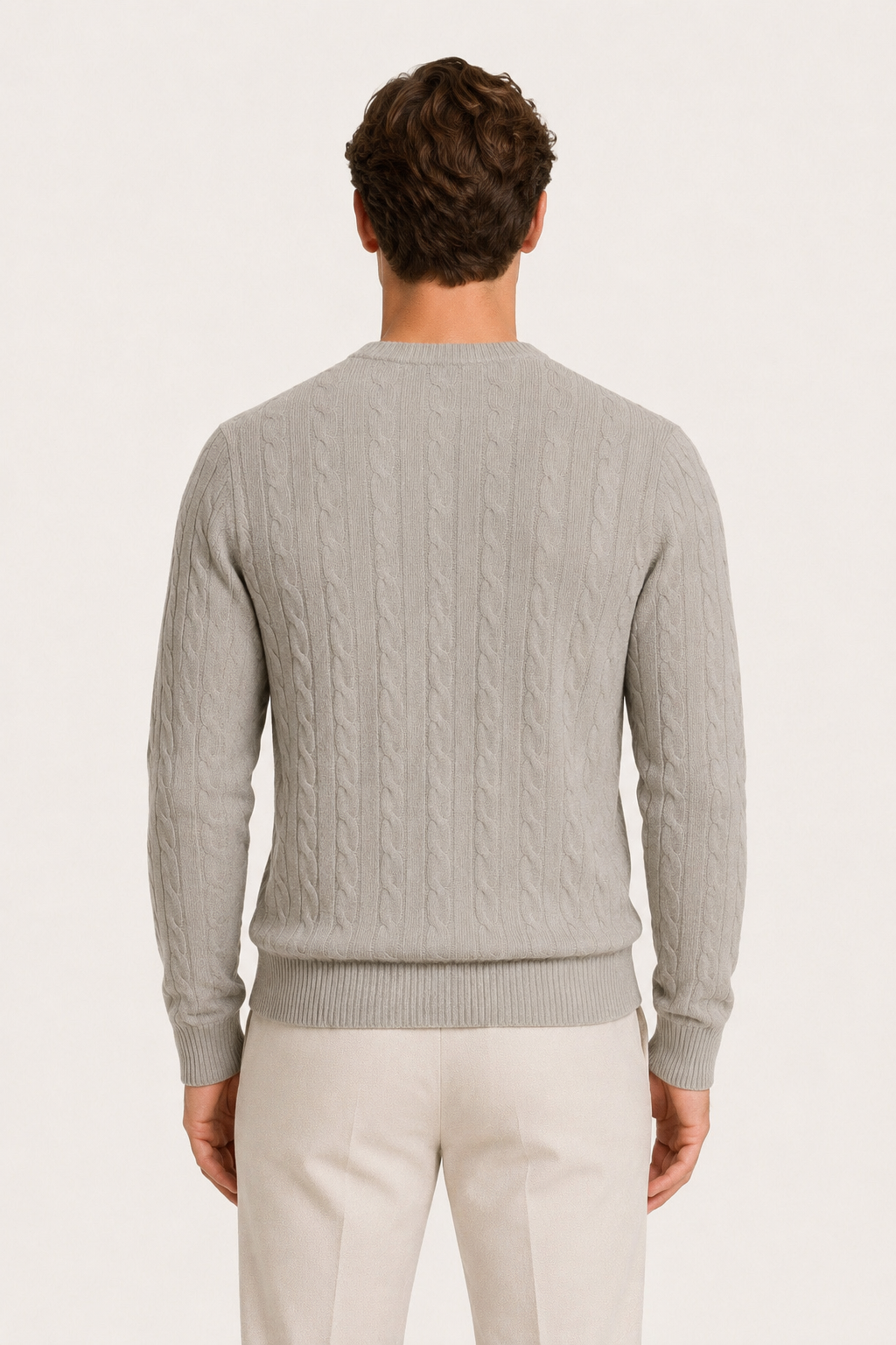 Handgestrickter Zopfmusterpullover Grau