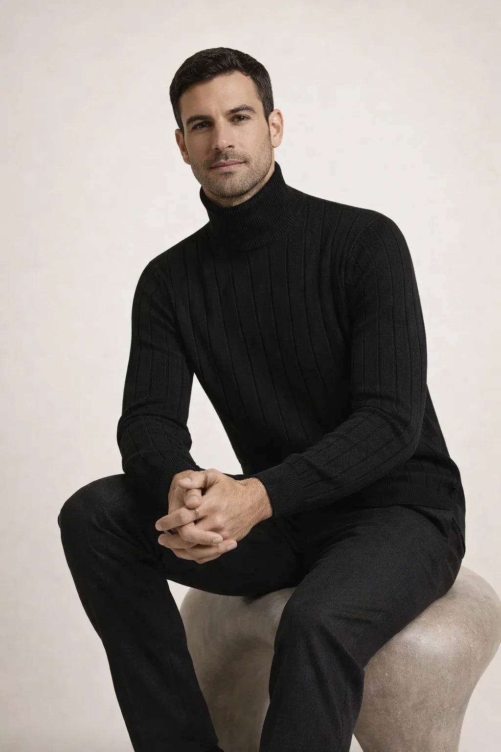 Rollkragenpullover, Schwarz